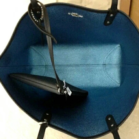 🚫SOLD🚫NWT COACH REVERSIBLE METALLIC CITY TOTE - Picture 8 of 8